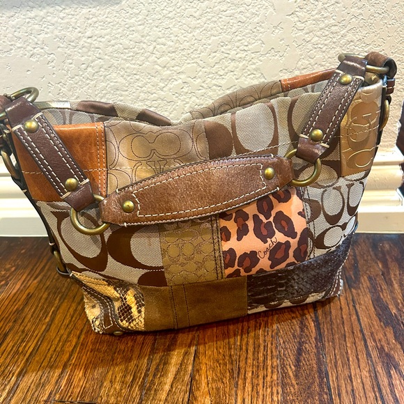 Coach patchwork purse, good used condition. Made of leather, suede, fabrics. - Picture 1 of 16